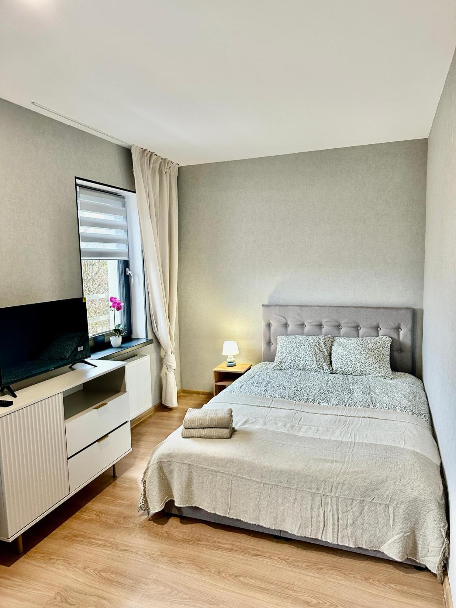 Poziom 4, Prywatna Lazienka, Wspolna Toaleta, Free Wi-fi, Free Parking * Katowice