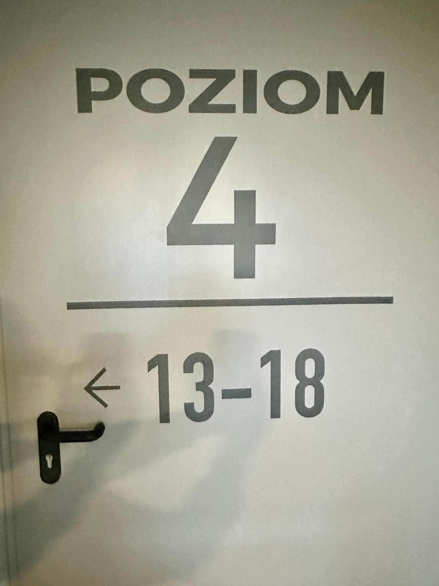 Poziom 4, Prywatna Lazienka, Wspolna Toaleta, Free Wi-fi, Free Parking Apartment *