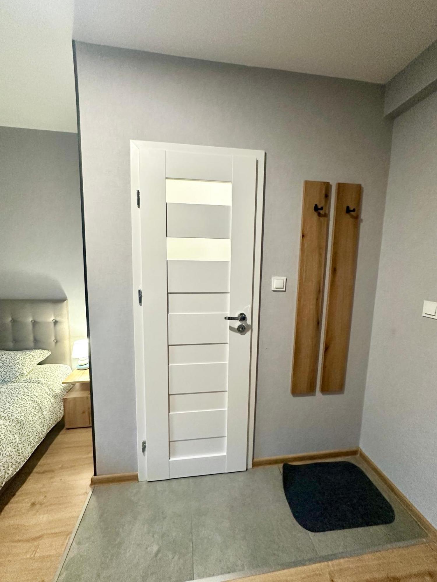 Apartment Poziom 4, Prywatna Lazienka, Wspolna Toaleta, Free Wi-fi, Free Parking